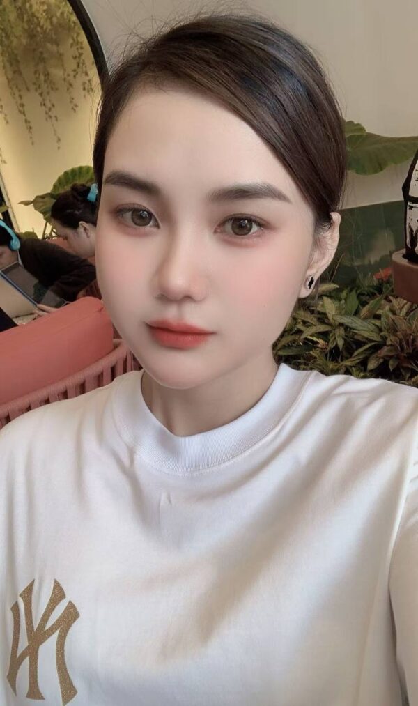 Vivian - Image 3