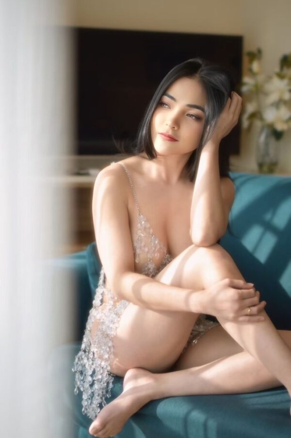 Hannah - Image 3