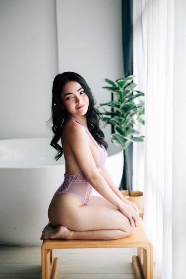 Hannah - Image 3