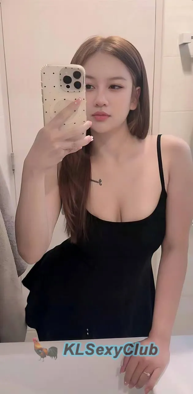 Julie - Image 2