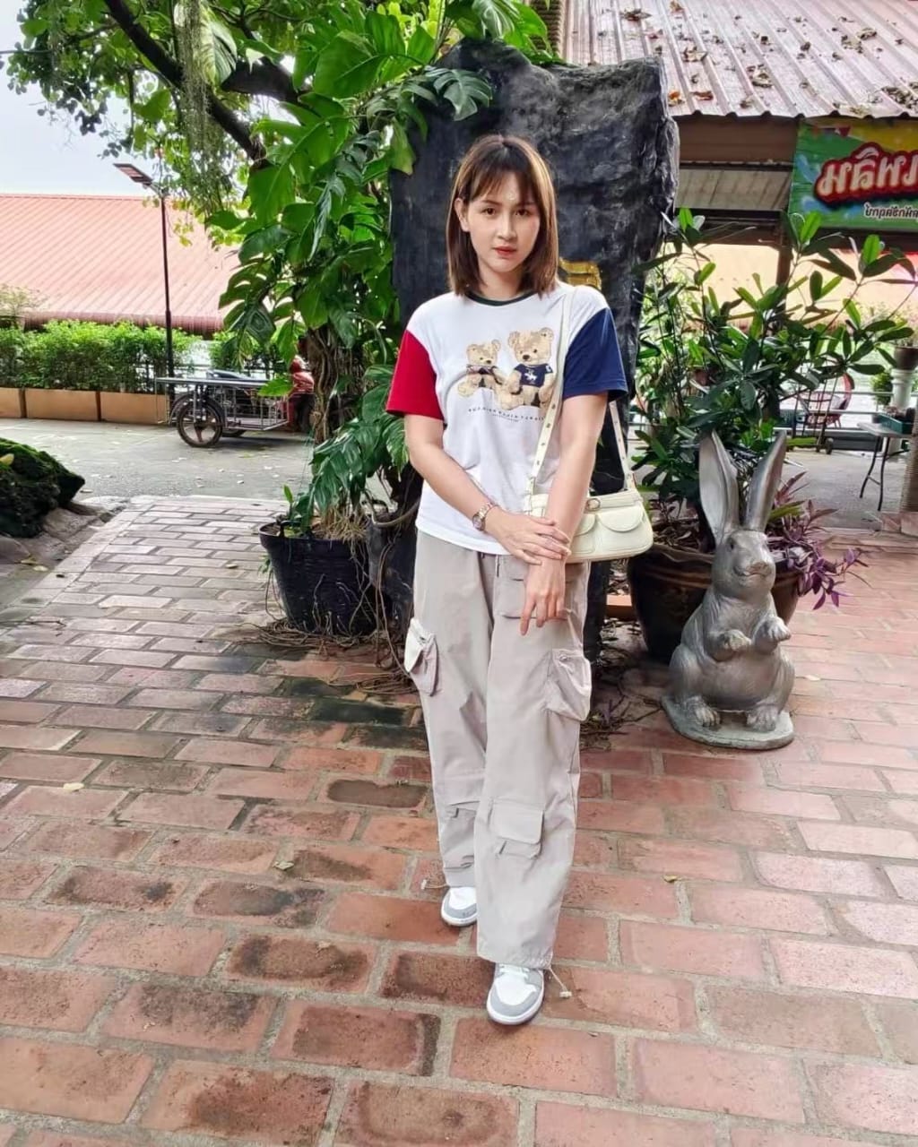 Aom - Image 2